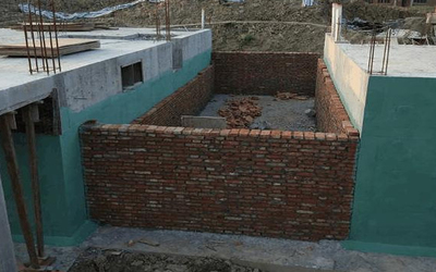 鶴山市周邊施工致房屋傾斜 專業扶正加固公司的建筑工程應對策略